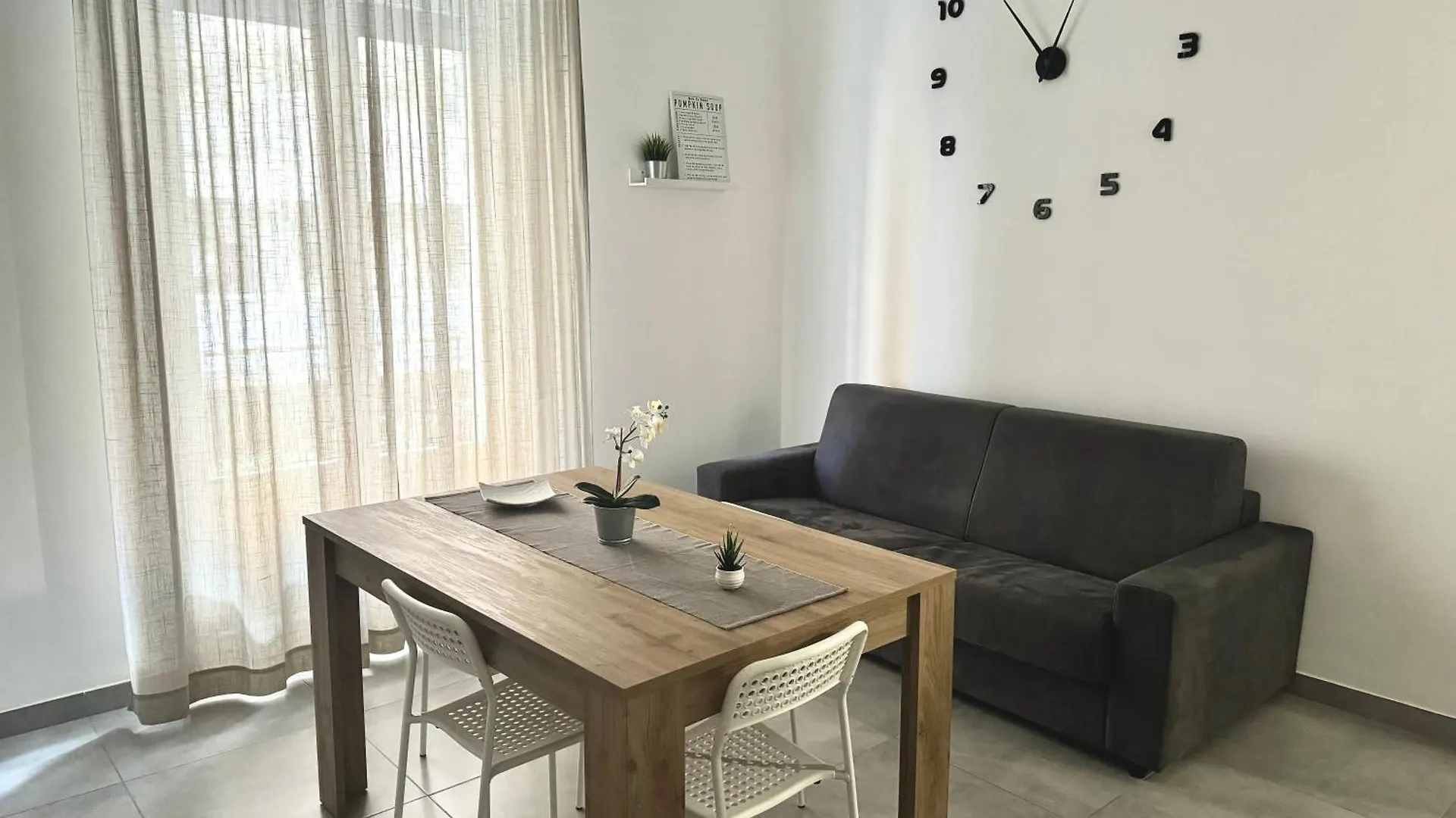 Holiday House Orlando 巴勒莫 度假居